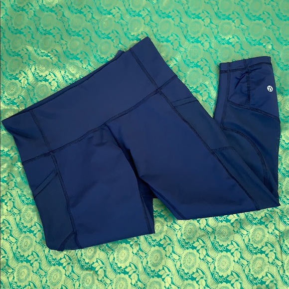 lululemon athletica Pants - Lululemon Crop/ Capri/